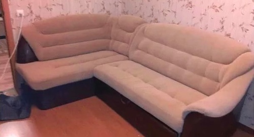 Перетяжка углового дивана. Серпуховская